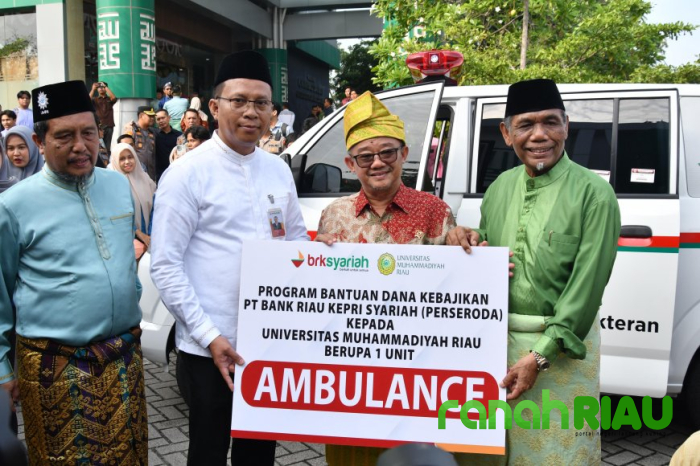 Sempena Milad Muhammadiyah, BRK Syariah serahkan satu Ambulance kepada UMRI